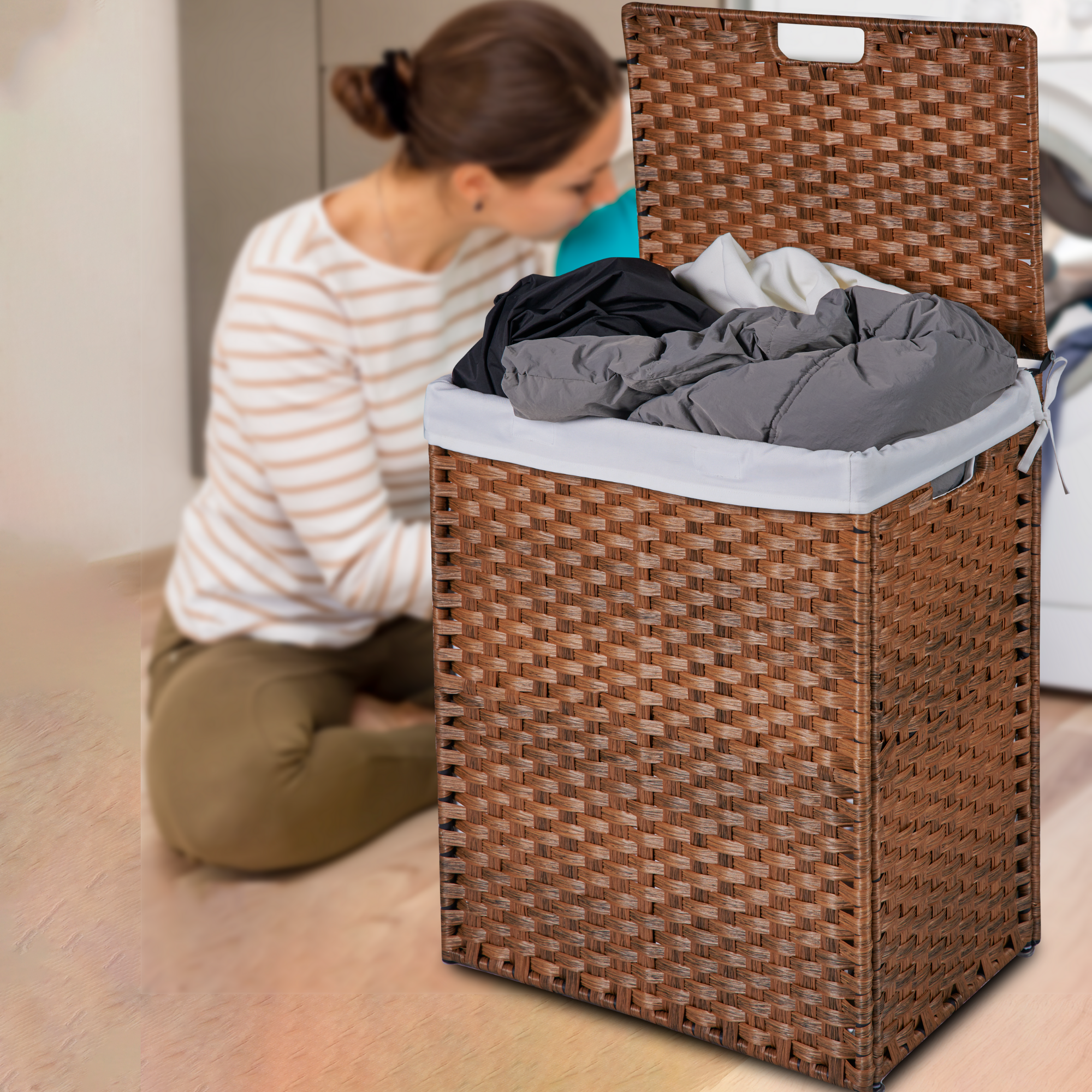 Laundry Hamper With Lid PE Rattan Powder Coating Frame Clothes Hampers with 2 Removable Bags, 100L, Brown Color