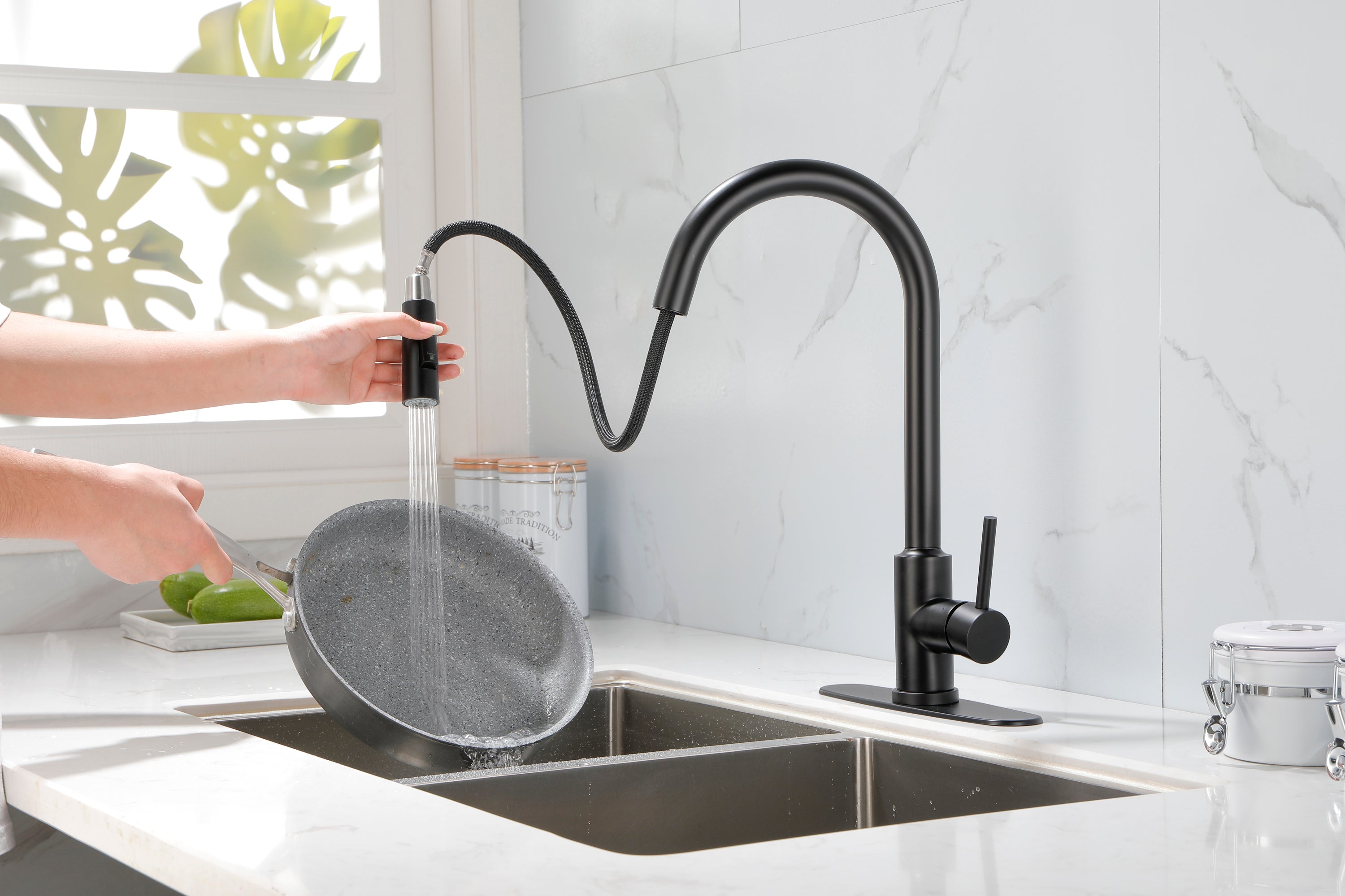 Kitchen Faucet with Pull Down Sprayer - Matt Black