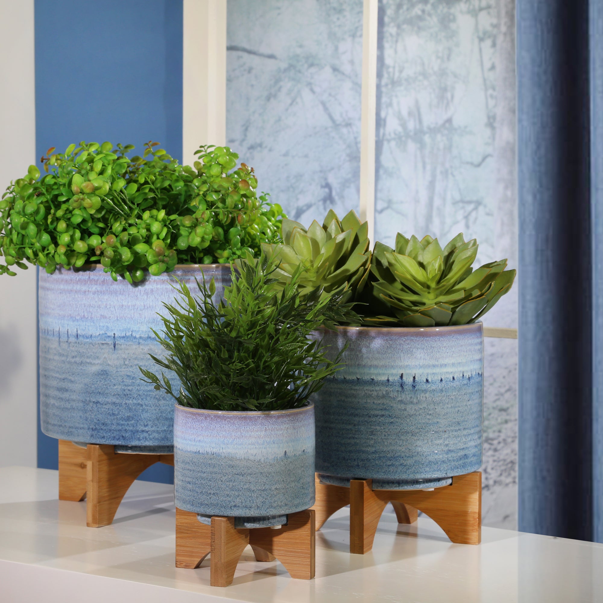 Ceramic 8" Planter on stand - Blue Shade