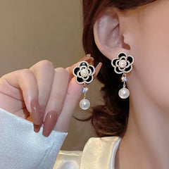 Women's Fashion Flower and Pearl Vintage Earrings