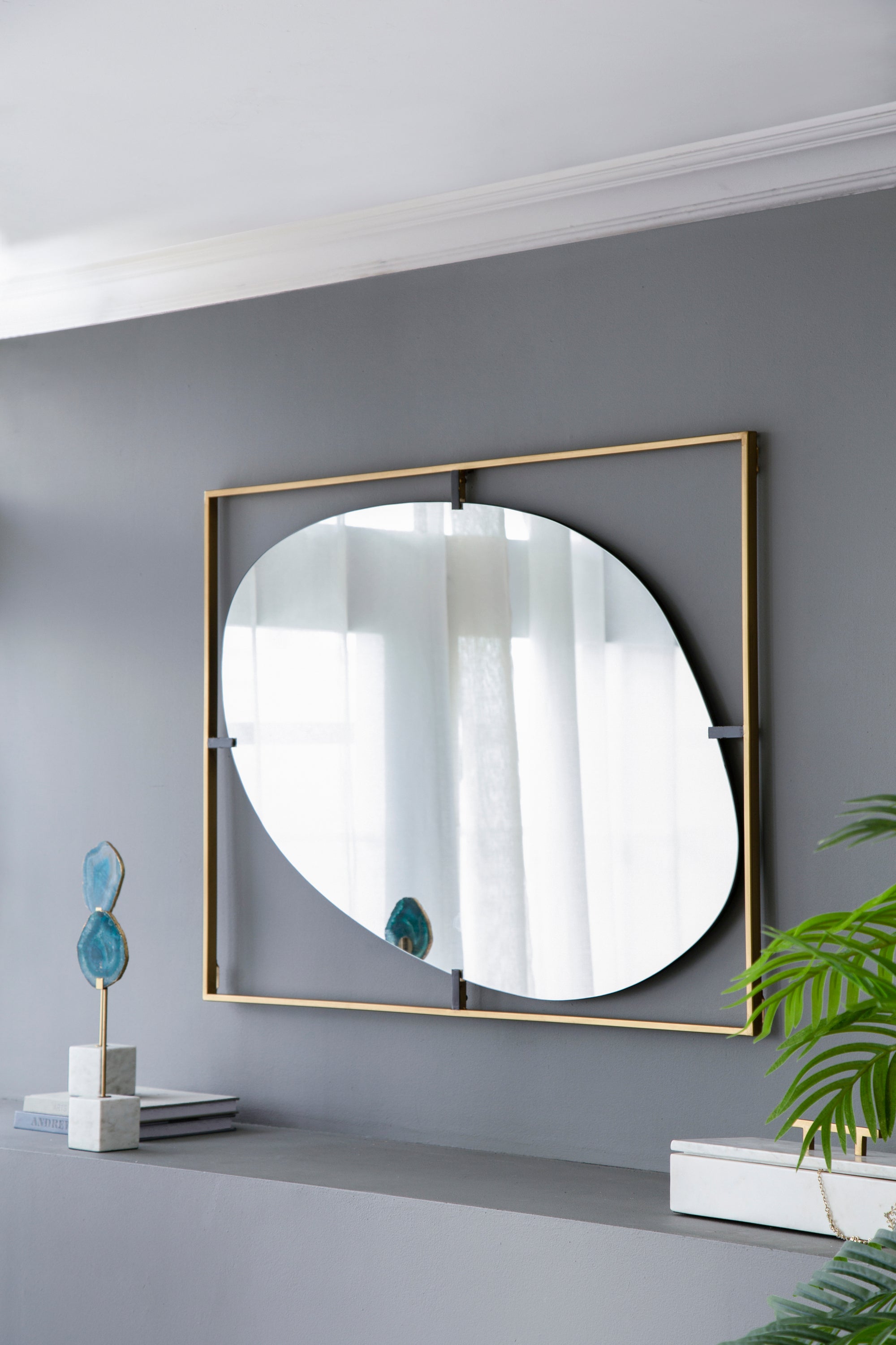 Poppy Mirror with Gold Metal Frame Contemporary Design Wall Decor 30x1x40"