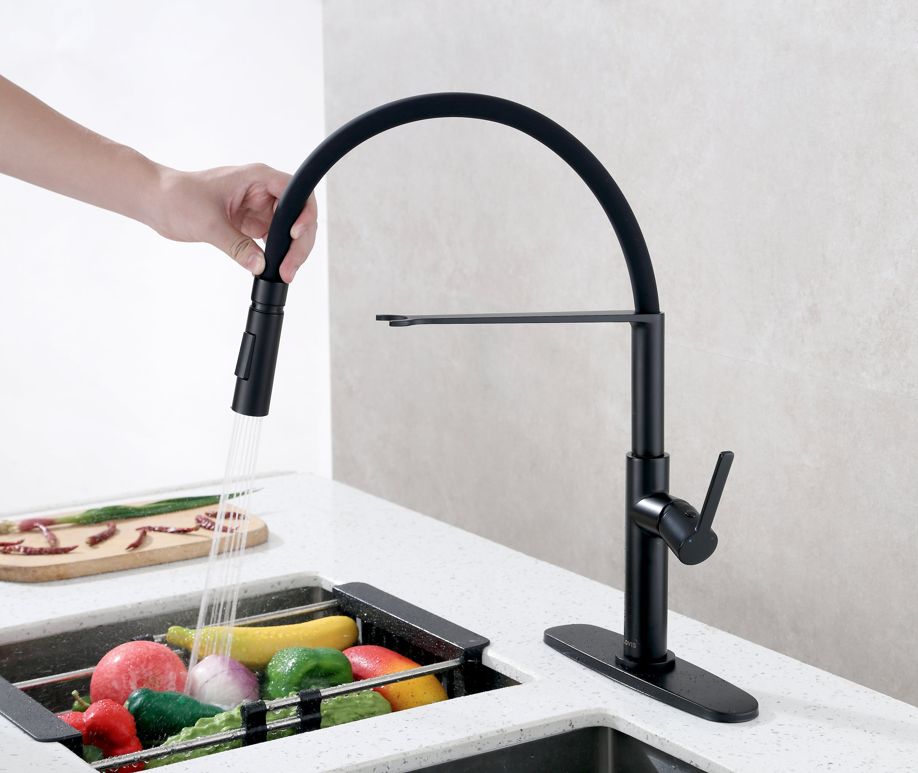 Pull Down Single Handle Kitchen Faucet - Black