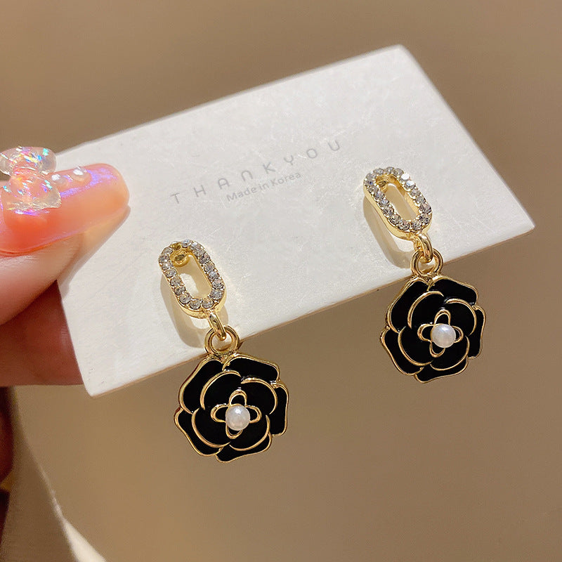 Women's Fashion Flower and Pearl Vintage Earrings