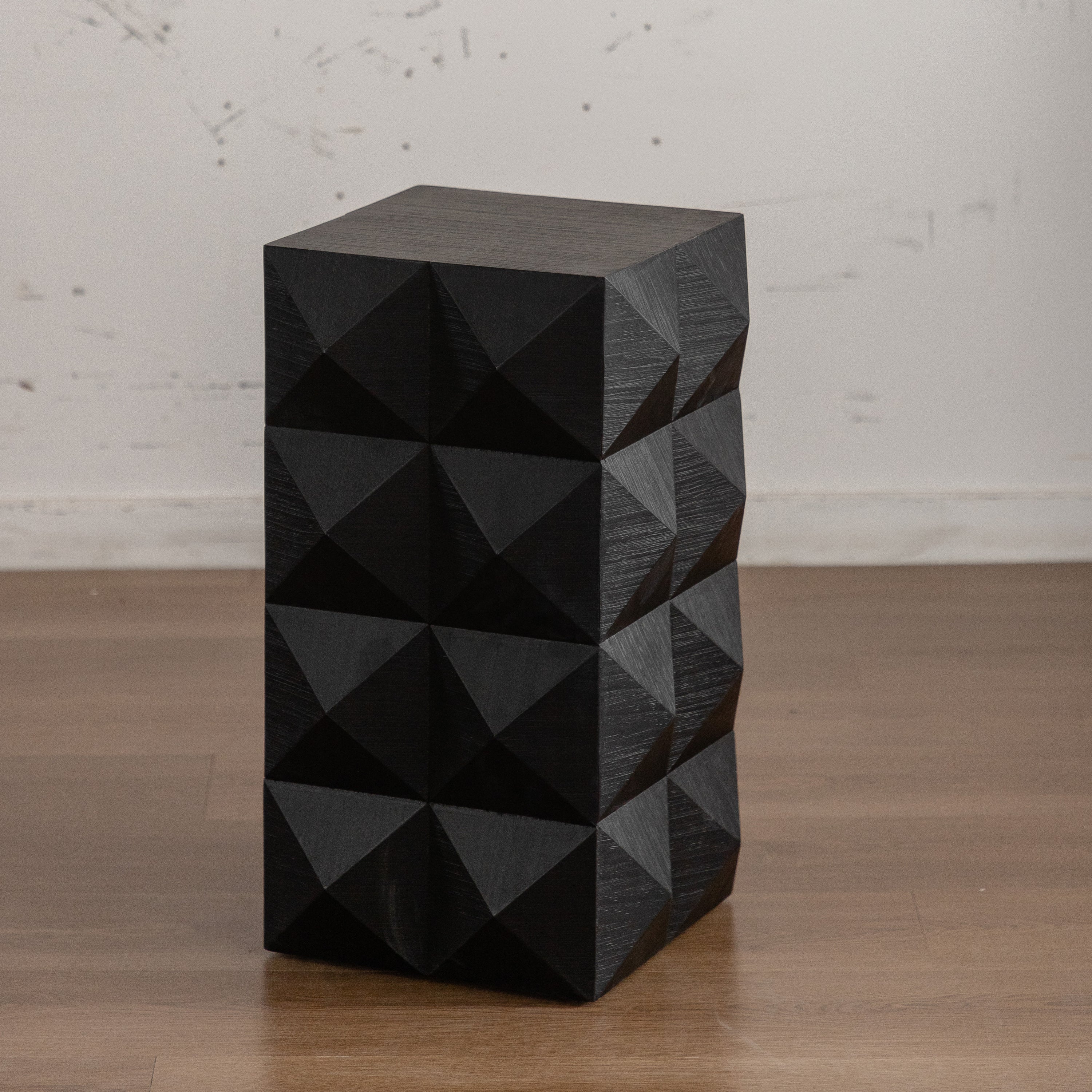 Three-dimensional Embossed Pattern Design Retro Side Table Retro - Black