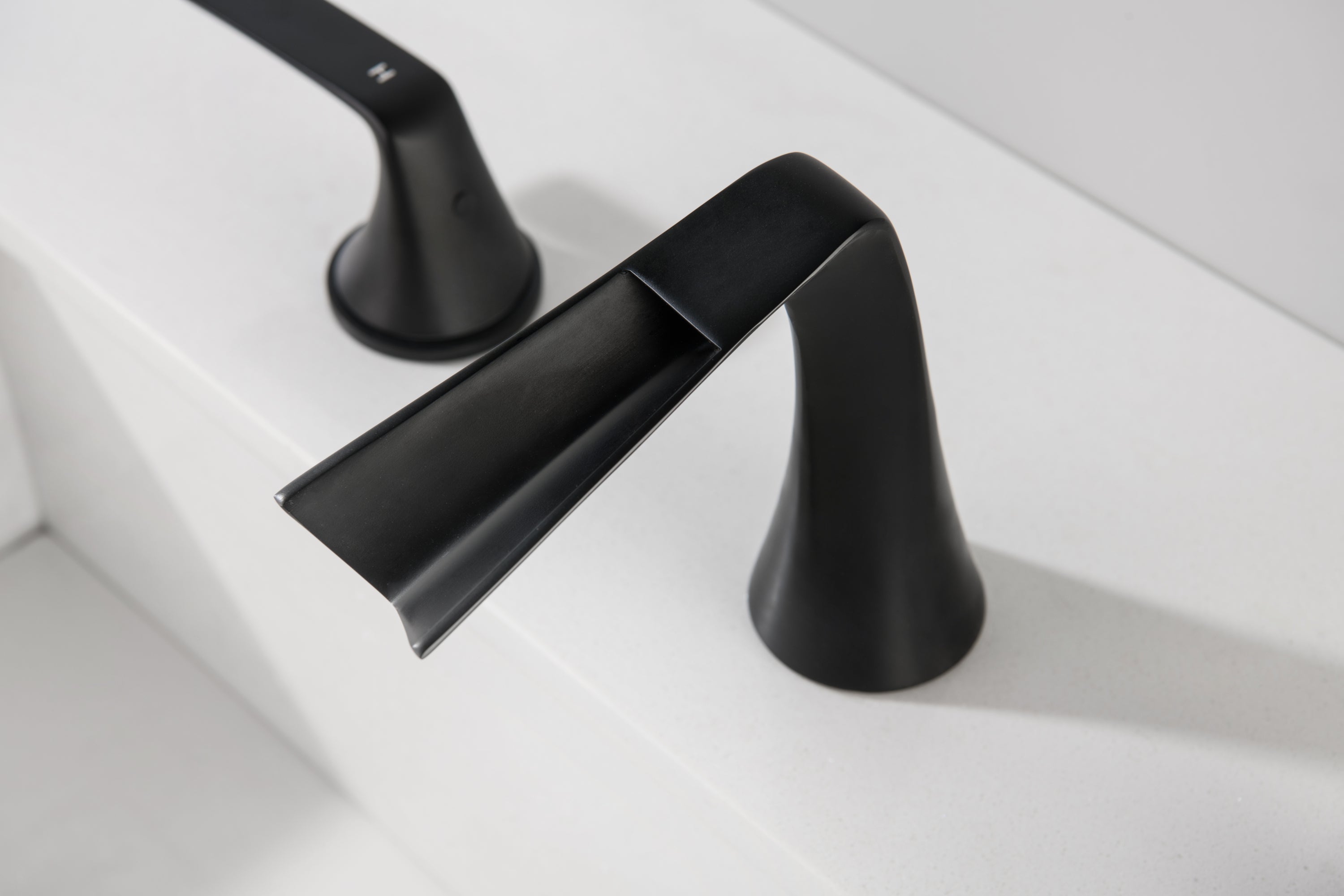 Two Handles Three-Hole Widespread Bathroom Faucet in Matte Black