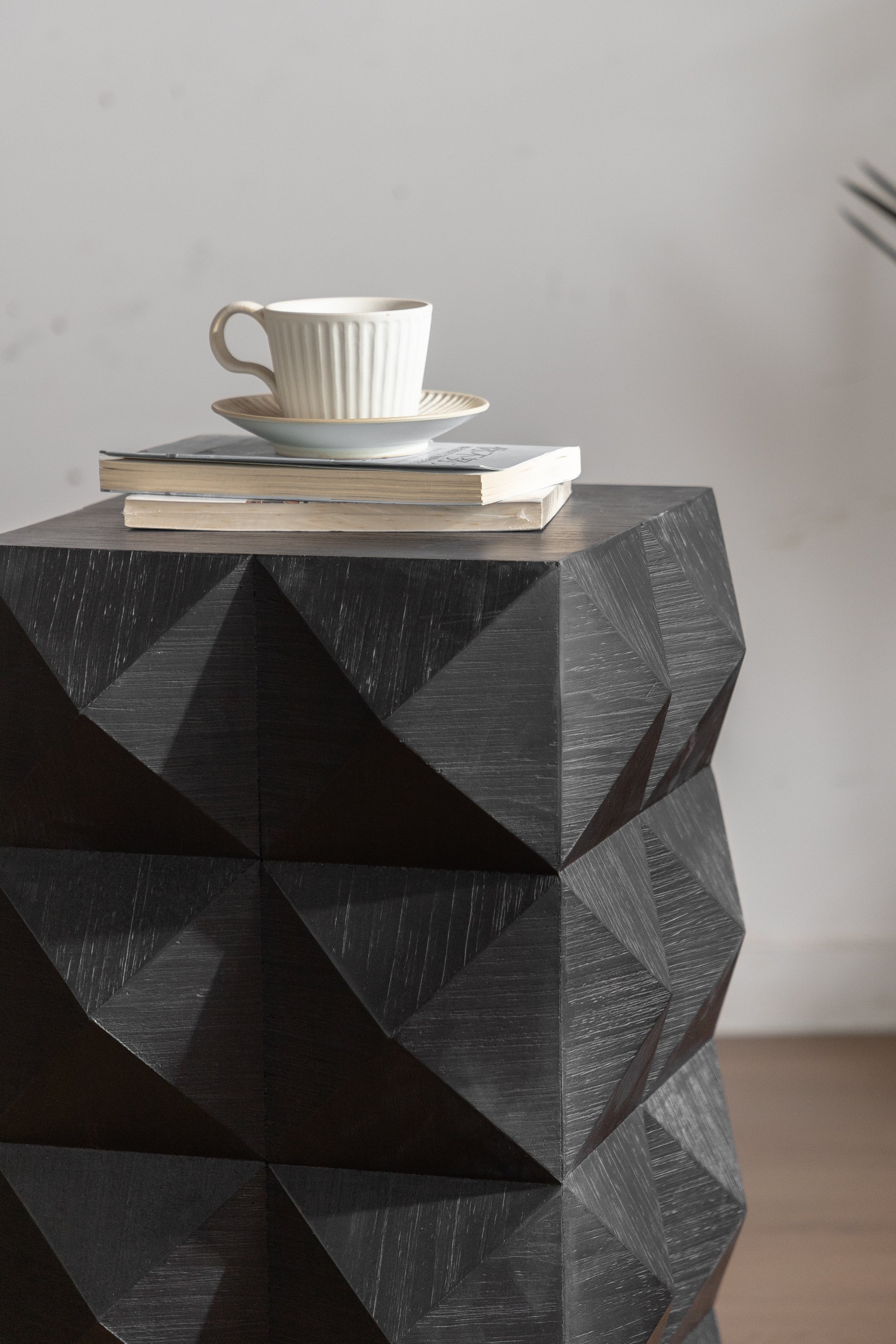 Three-dimensional Embossed Pattern Design Retro Side Table Retro - Black