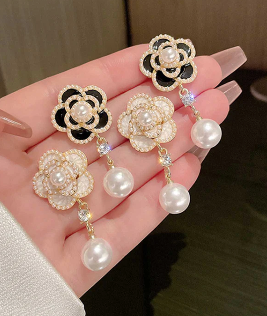 Women's Fashion Flower and Pearl Vintage Earrings