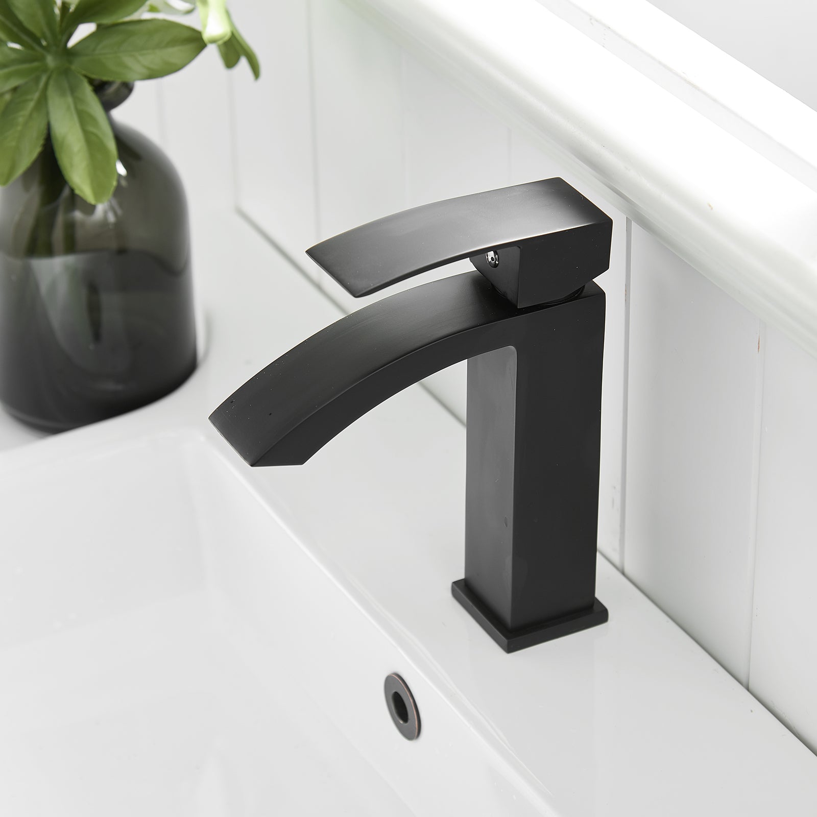 Bathroom Faucet Brushed Black Modern Single Handle Vanity