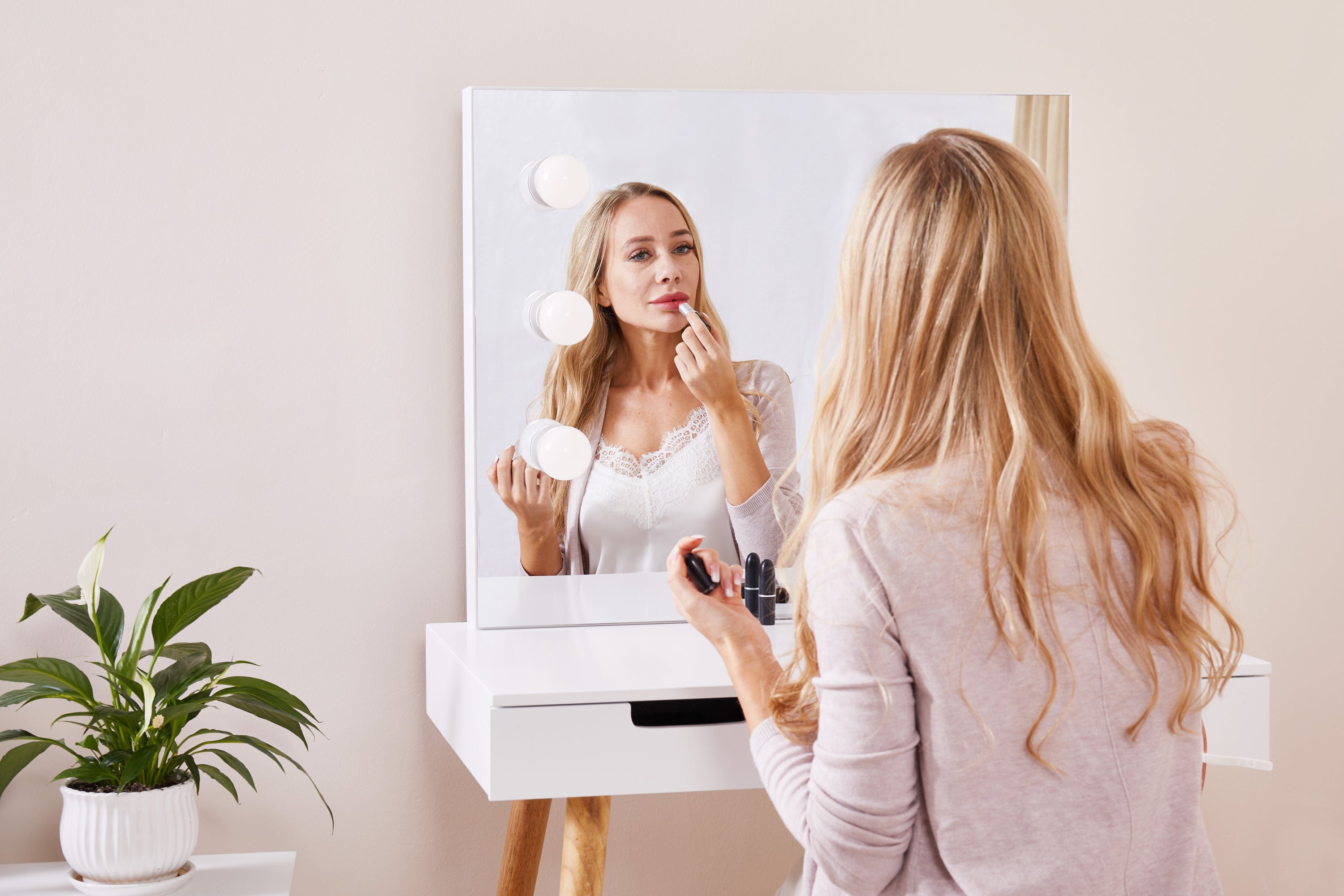 Wooden Vanity Table Makeup Dressing Desk with LED Light,dressing table with USB port,White