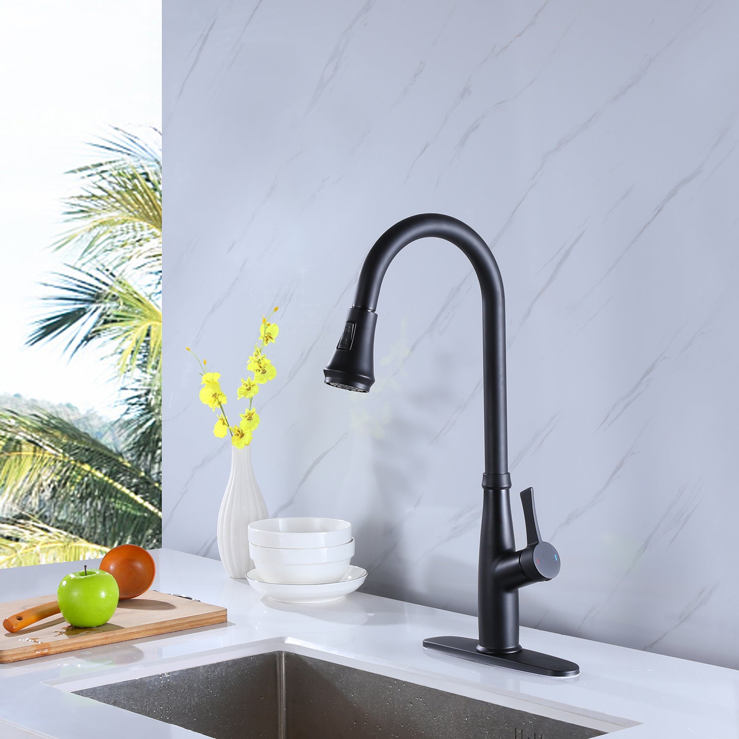 Round Pull Out Kitchen Faucet with Cover - Matte Black