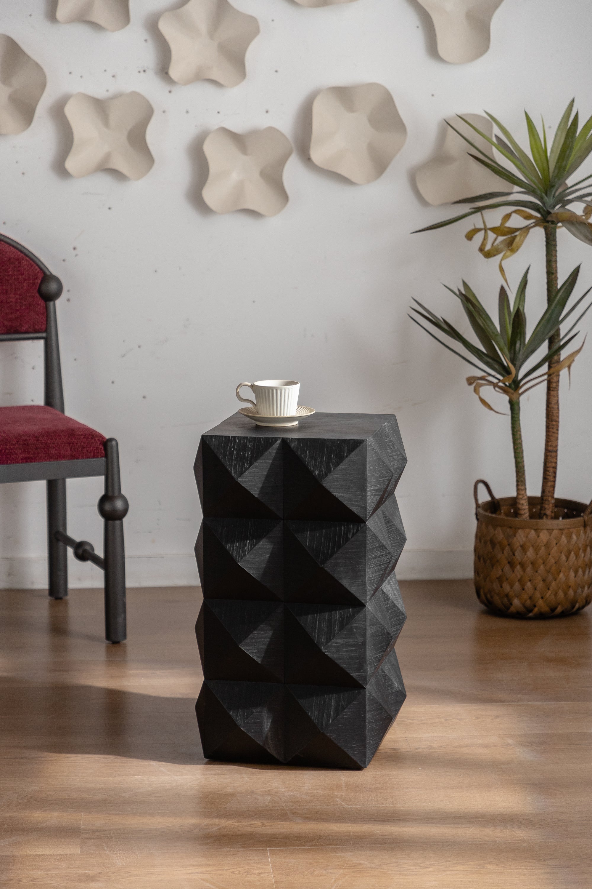 Three-dimensional Embossed Pattern Design Retro Side Table Retro - Black