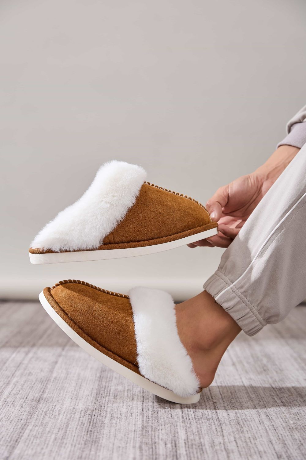 Cozy Faux Fur Round Toe Slippers