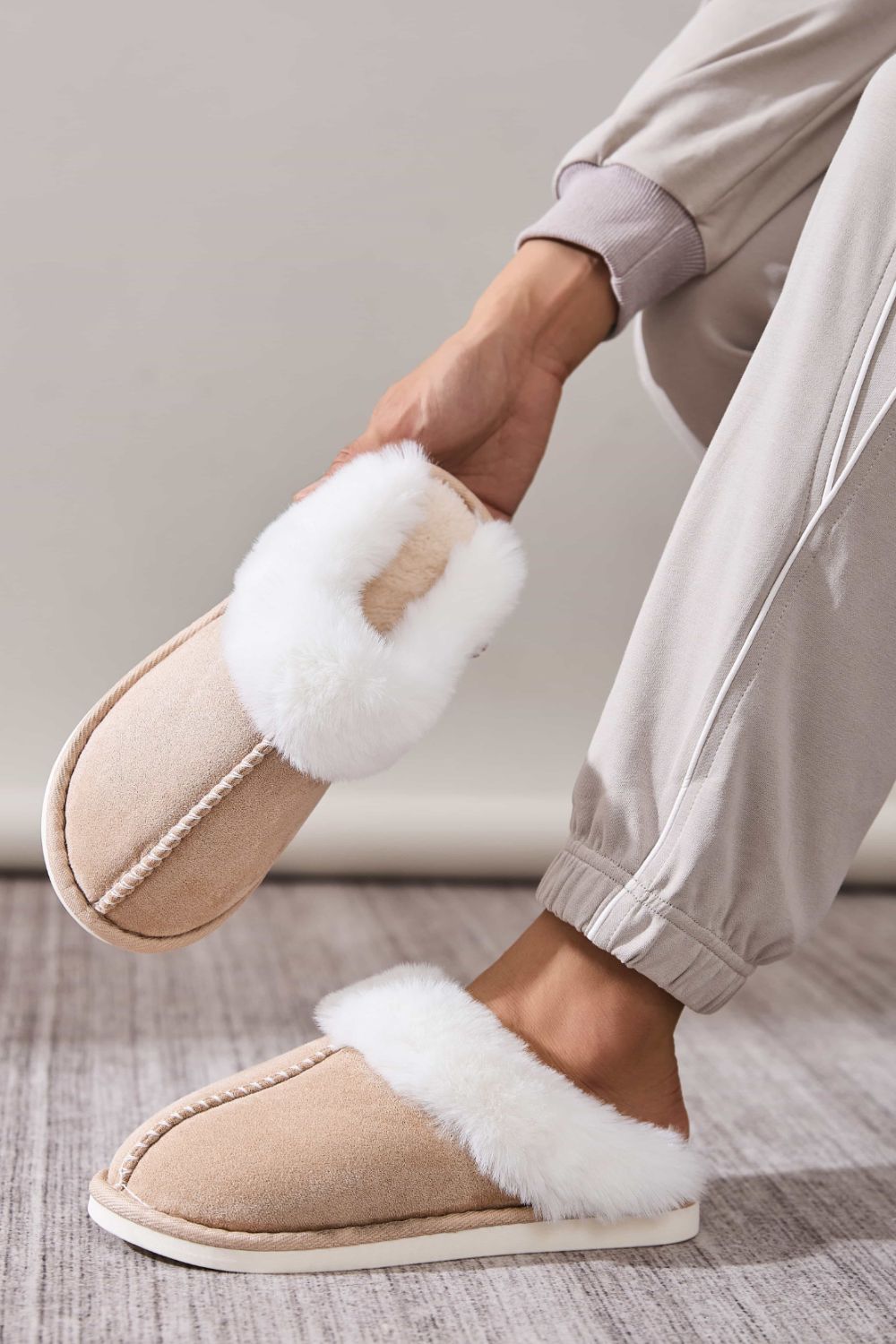 Cozy Faux Fur Round Toe Slippers