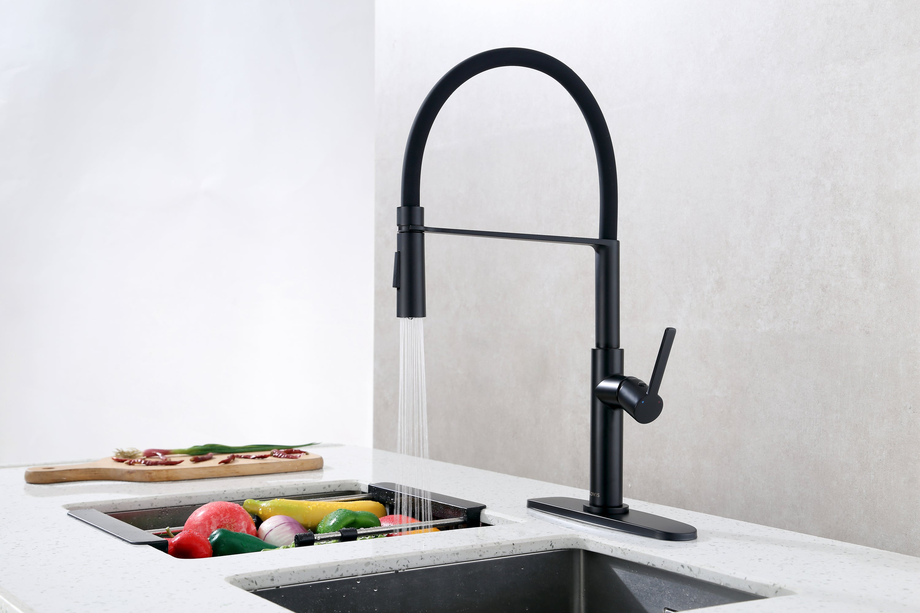 Pull Down Single Handle Kitchen Faucet - Black