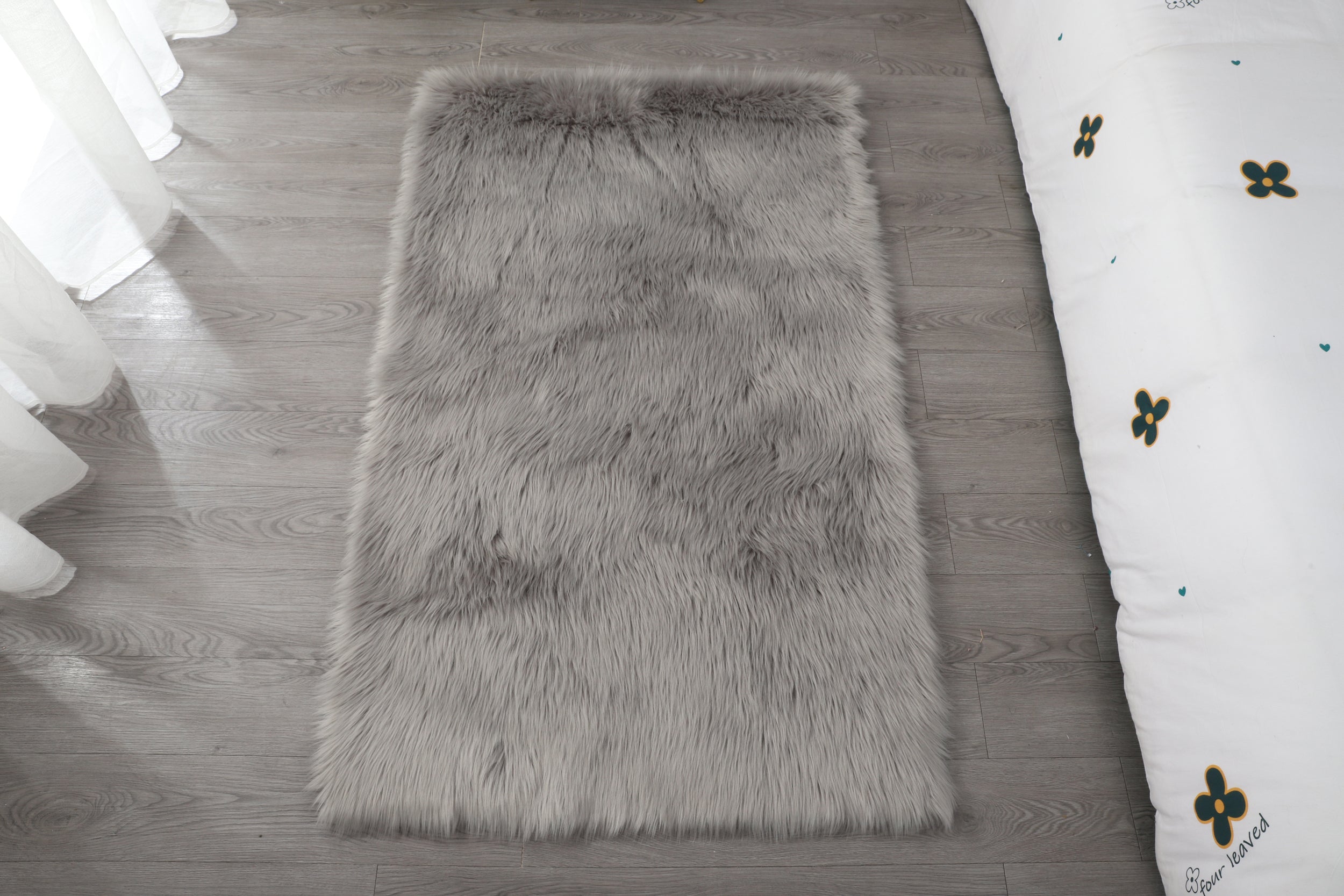 "Cozy Collection" Ultra Soft Fluffy Faux Fur Sheepskin Area Rug