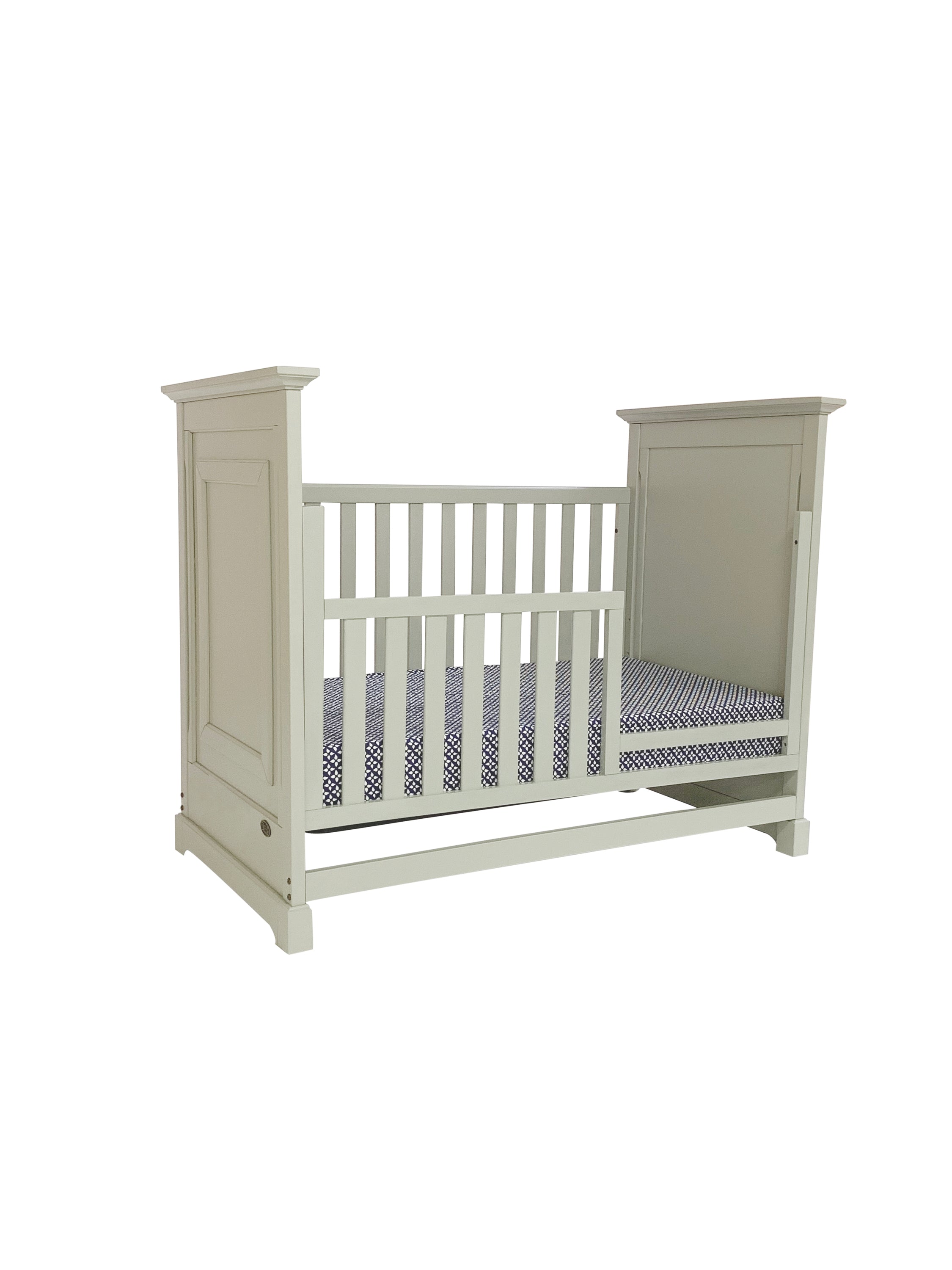 Cape Cod 3-in-1 Convertible Island Crib Light Gray