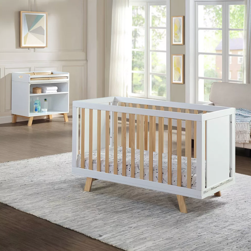 White/Natural 3-in-1 Convertible Island Crib